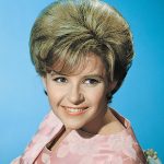 Brenda Lee – Rockin Around the Christmas Tree